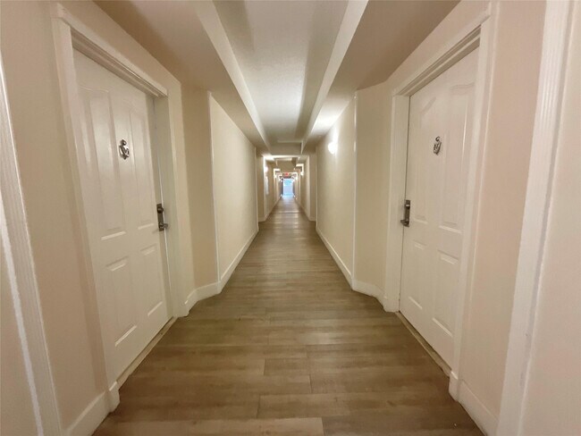 Building Photo - 7707 Northwest Dr