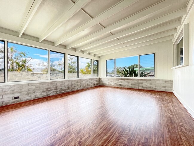 Building Photo - Pet Friendly Kailua House