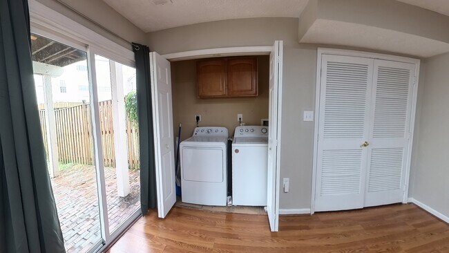 Building Photo - 12344 Sweetbriar Pl