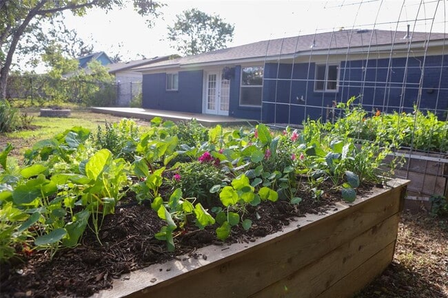 Building Photo - 4815 Oldfort Hill Dr