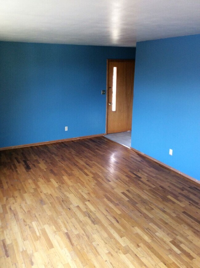 Building Photo - B Ave Duplex