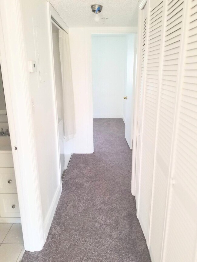 Building Photo - 1201 S Flagler Ave