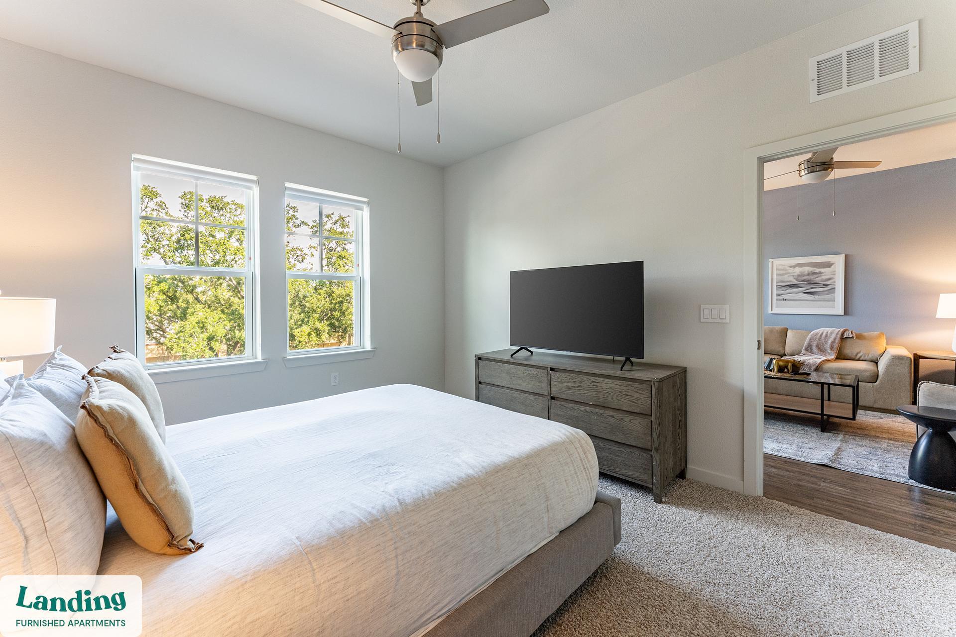 Building Photo - 1225 Utica Dr