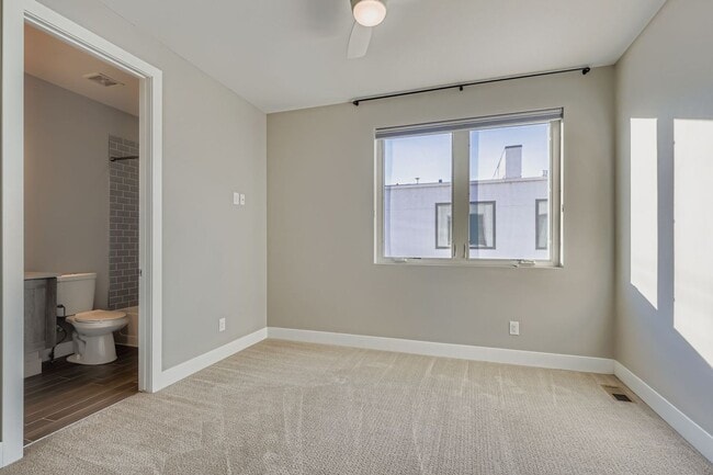 Building Photo - City Park West Home Available Immediately!