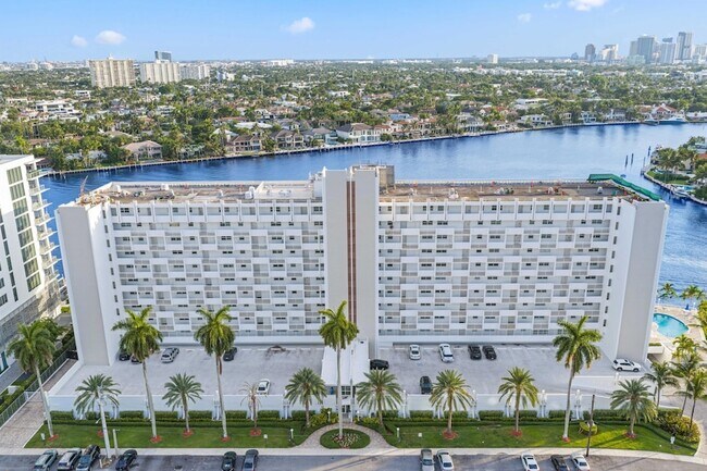 Building Photo - 511 Bayshore Dr
