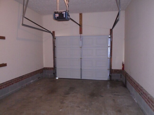 Building Photo - 921 Glen Reilly Dr