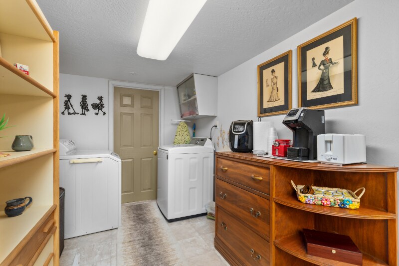 Building Photo - 1204 Avenue E