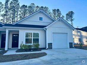 Building Photo - New Duplex Close to Everything!