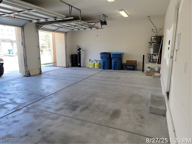 Building Photo - 905 Claystone Ridge Ave