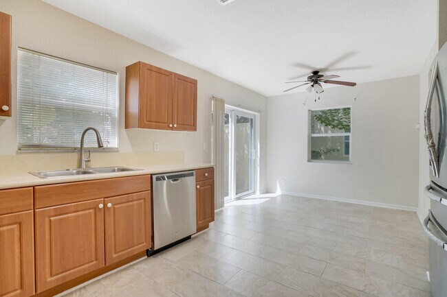 Building Photo - 785 Imperial Lake Rd