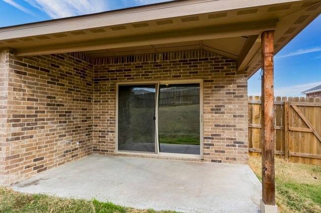 Building Photo - 1733 Dryden Ave