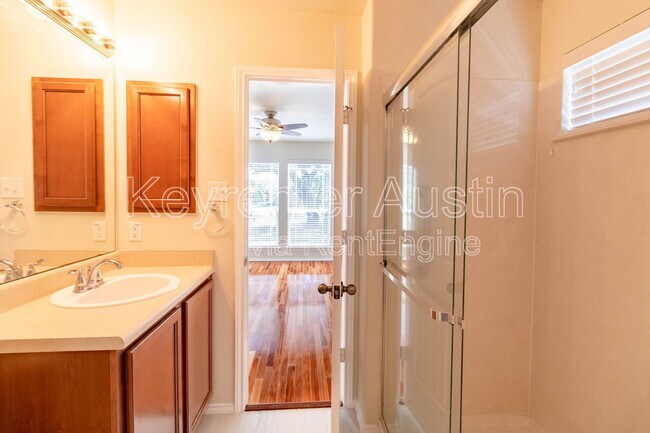 Building Photo - 1704 Sand Hills Dr