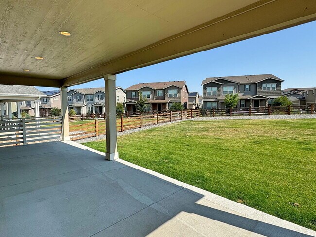 Building Photo - 21939 E Stanford Cir