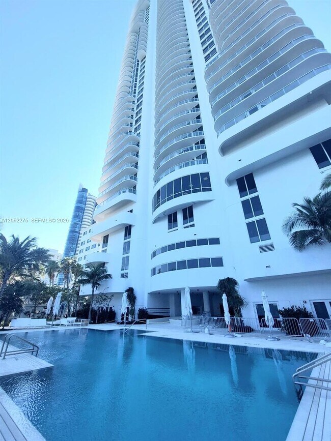 Building Photo - 6365 Collins Ave