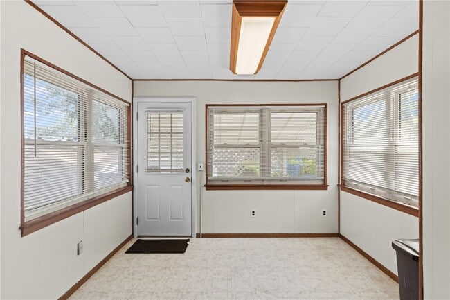 Building Photo - 5202 Delor St