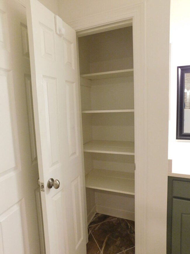 Building Photo - 278 Gatewood Dr