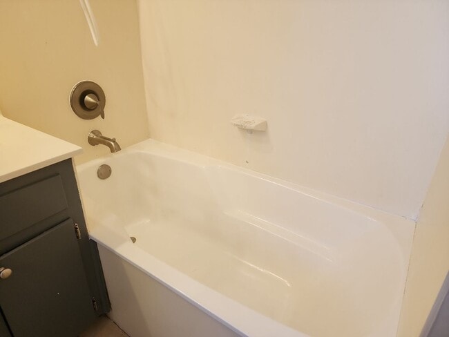 Building Photo - Amazing home ready to move in!