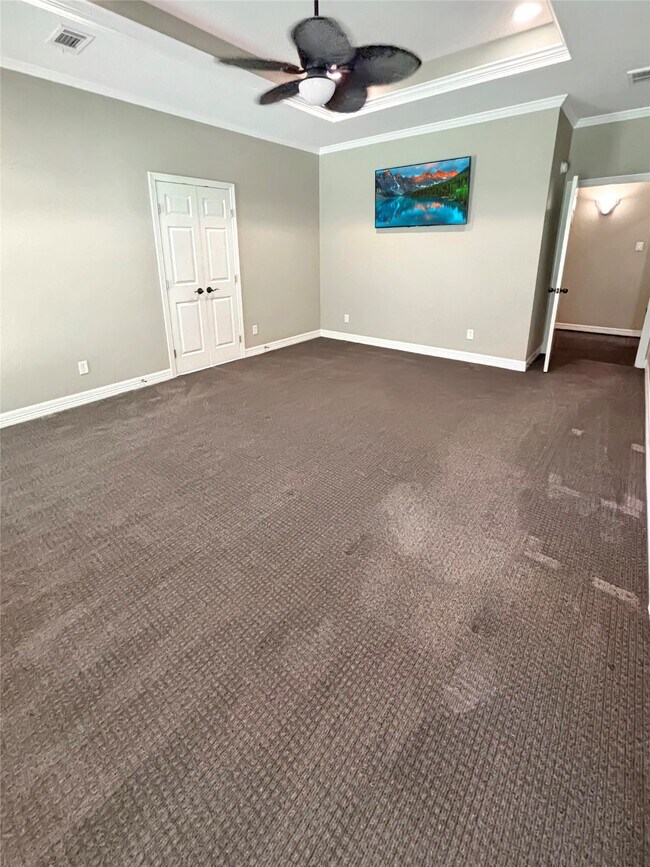 Building Photo - 289 Broadmoor Dr