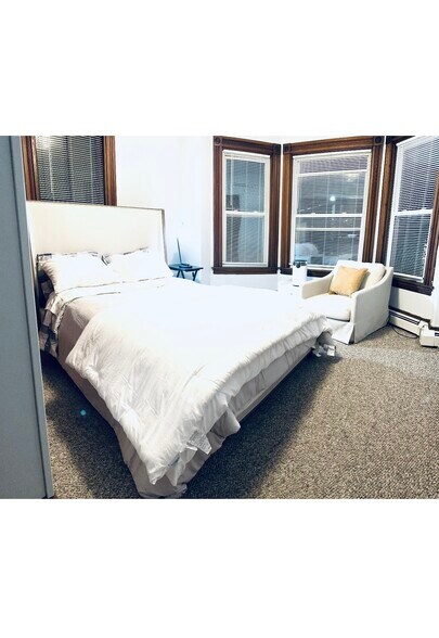 Building Photo - 269 Center St