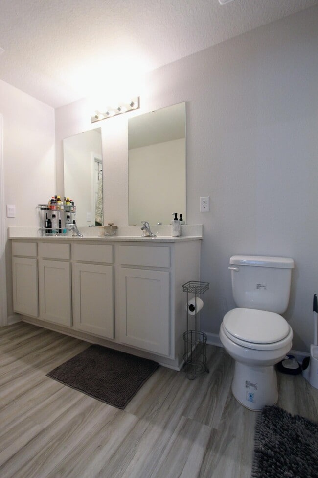 Building Photo - 440 Scarborough St