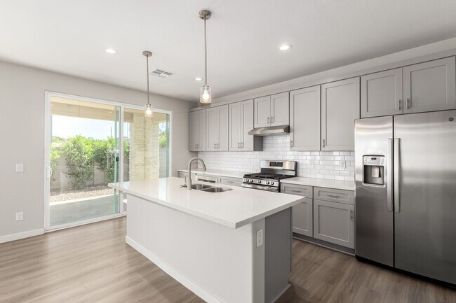 Building Photo - BEAUTIFUL PHOENIX HOME IN GATED COMMUNITY!