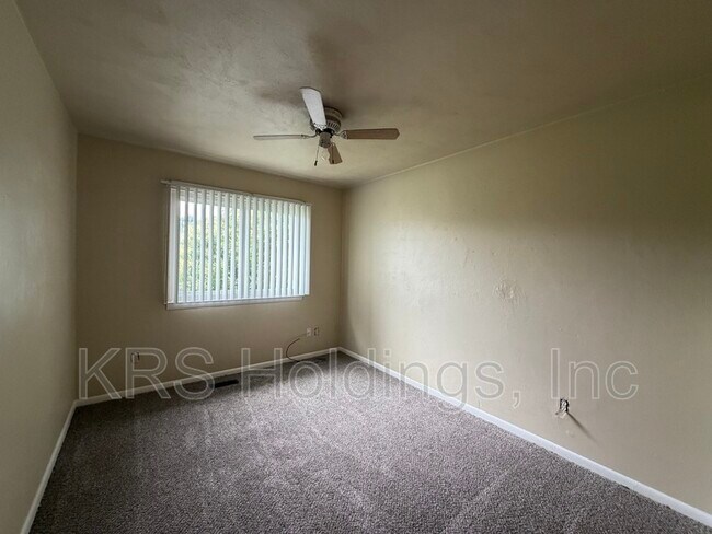 Building Photo - 4101 Holly Cove Dr