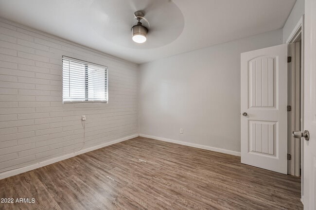 Building Photo - 1744 W Glendale Ave