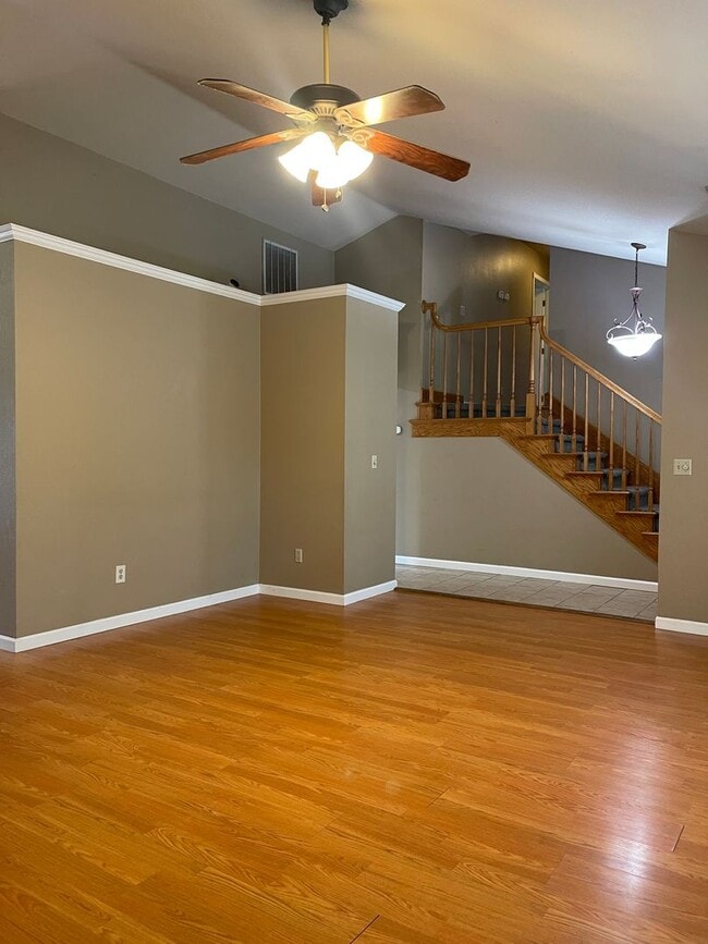 Building Photo - COUNTRY OAKS SUBDIVSION LARGE 3 BED 2 BATH...