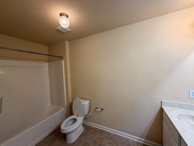 Building Photo - 150 Iron Horse Dr E