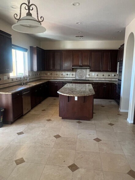 Building Photo - 16969 Old Lake Rd