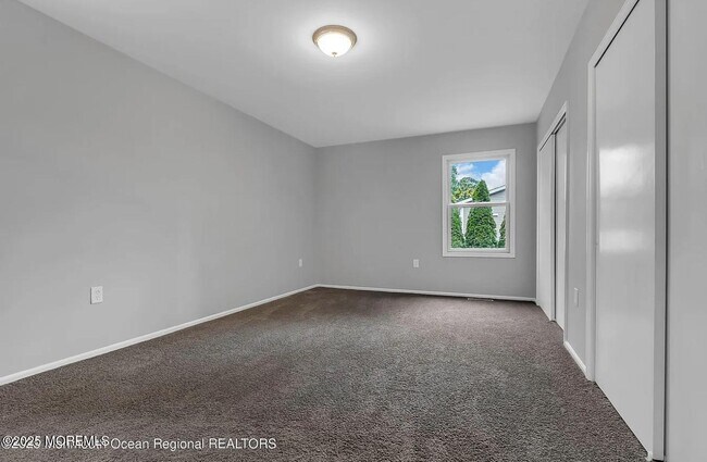 Building Photo - 821 Bay Ave