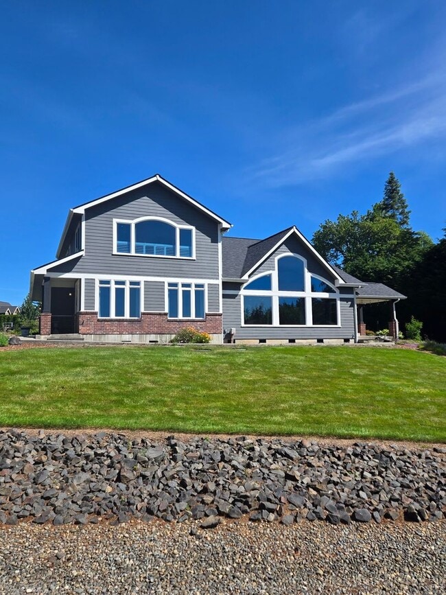Building Photo - STATUS:AVAILABLE  | R17 | $ 2995