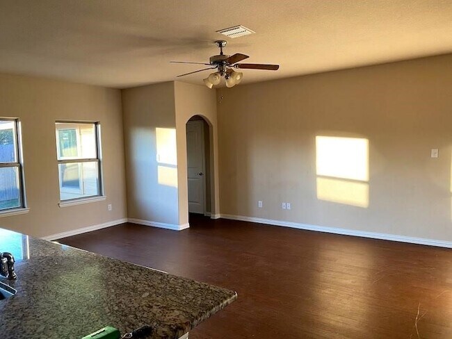 Building Photo - 2853 Mesquite Rd