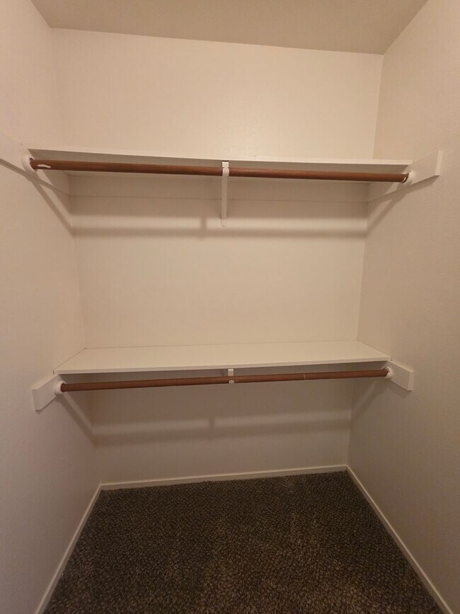 Building Photo - 6901 Courtside Cir