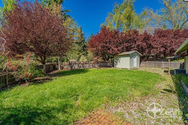 Building Photo - 2819 NE 54th St