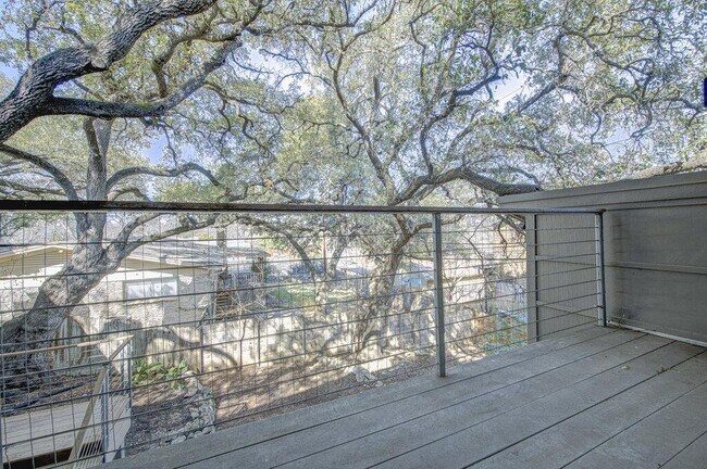 Building Photo - 2400 Spring Creek Dr