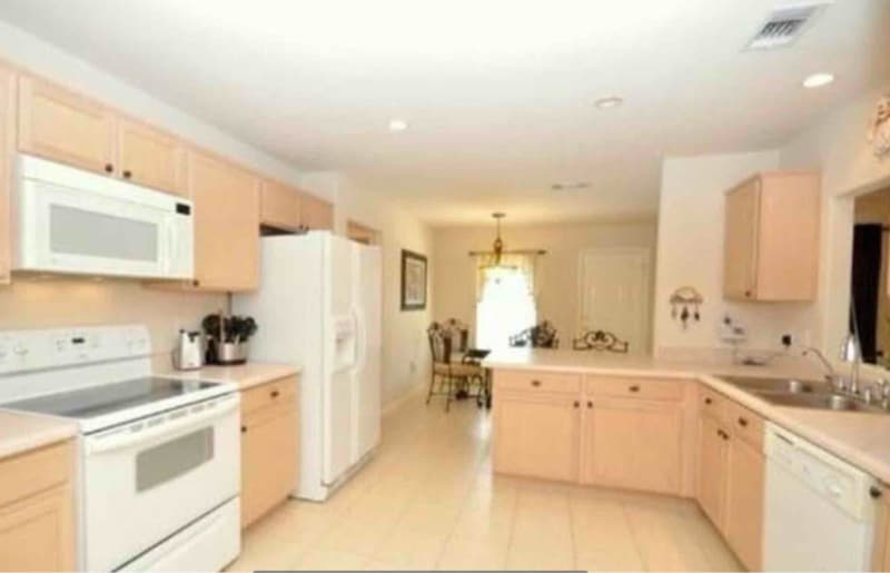 Building Photo - 9008 Gainsborough Dr