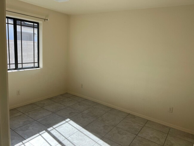 Building Photo - San Luis AZ, Three Bedroom 2 Bath Corner L...