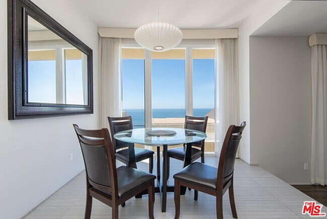 Building Photo - 18065 Coastline Dr