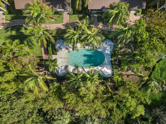 Building Photo - 10187 S Ocean Dr