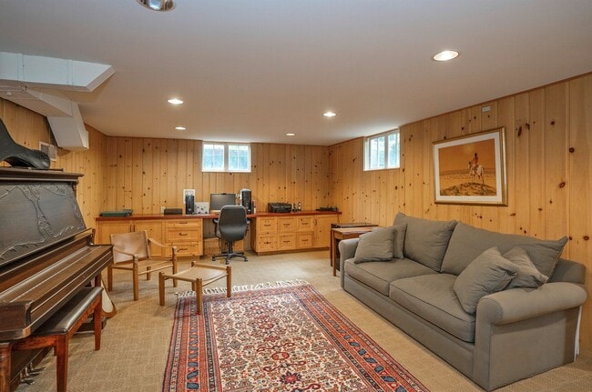 Building Photo - Stunning Home with Breathtaking Views in T...