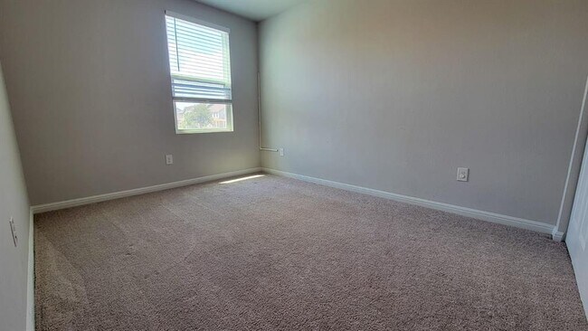 Building Photo - 404 Ferrule Dr