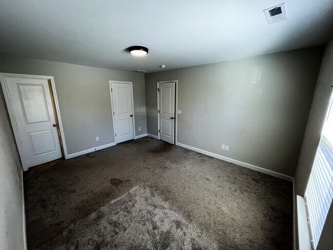 Building Photo - 3225 Ridgewood Pl Dr