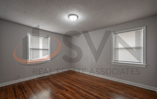 Building Photo - Classic 3BD, 1BA Durham Home with Hardwood Floors