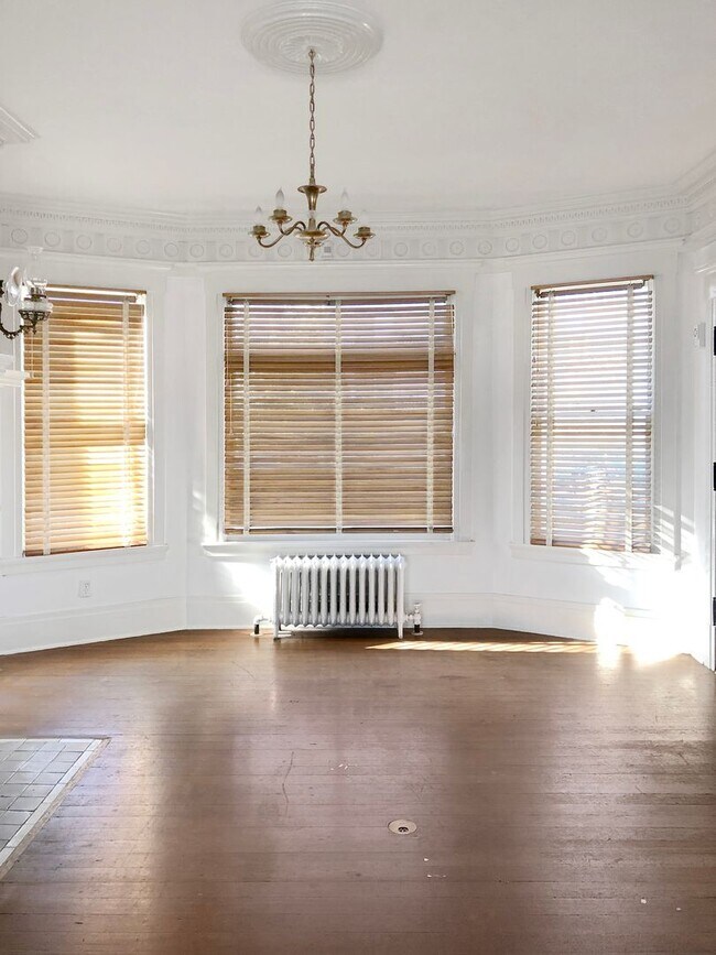 Building Photo - Historic North Slope Charm with Sweeping Sound Views — 4BR/1.5BA