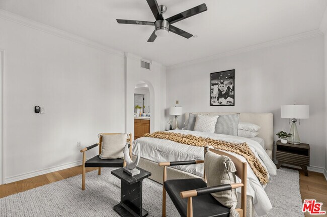 Building Photo - 5935 Playa Vista Dr