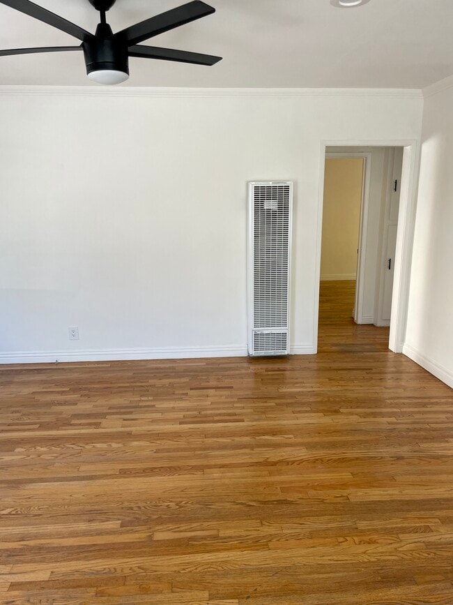 Building Photo - 9650 Lucerne Ave