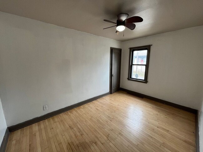 Building Photo - 803 Grand Ave
