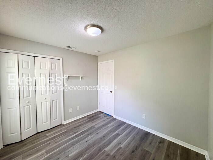 Building Photo - 7870 Pine Fork Dr