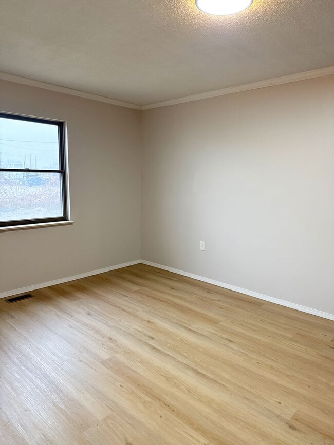 Building Photo - 4191 IL-162